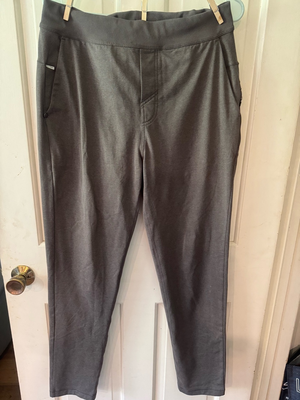 Vuori- womens Gray/Green Athletic Jogger Pants